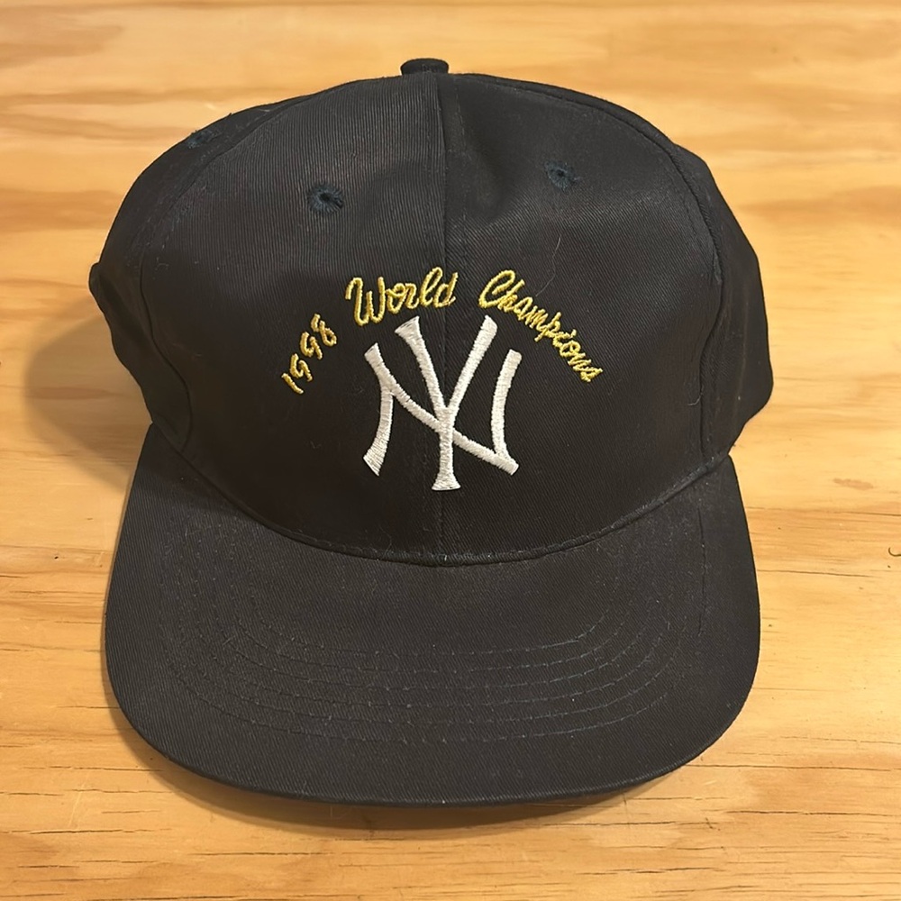 Yankees Hat - 98 World Champions